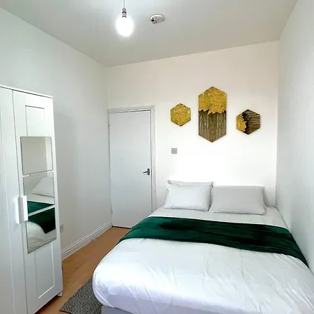 Fulham Broadway Apartment By Dc London Rooms